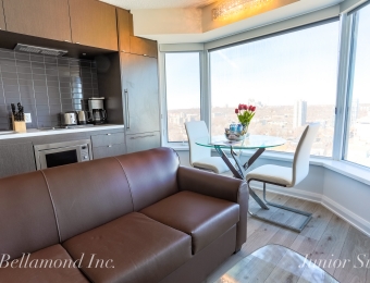 Bellamond Yorkville Junior Suite - Living and Dining Room