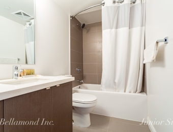 Bellamond Yorkville Junior Suite - The Bathroom